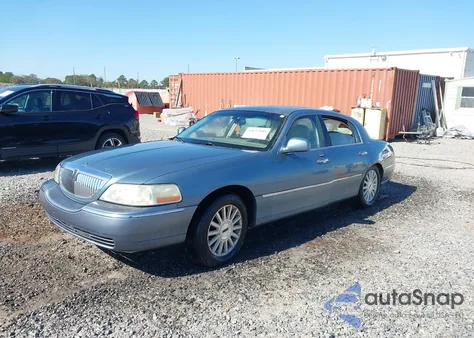 2004 Lincoln Town Car Signature from USA, damaged, VIN 1LNHM81W34Y635306
